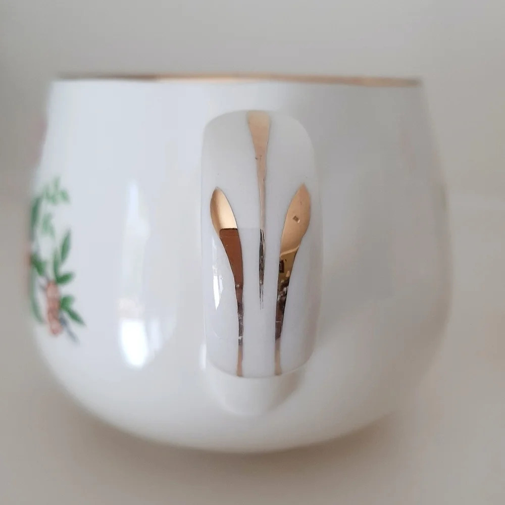 VTG TEAPOT AND CREAMER SET